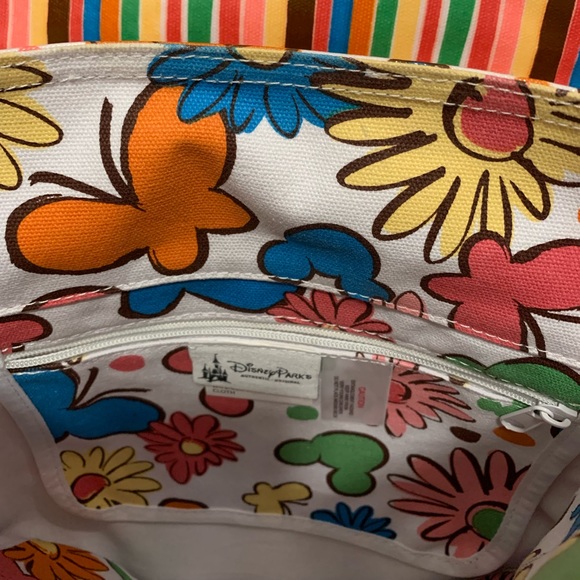 Vintage Official Disney crossbody - Picture 5 of 7